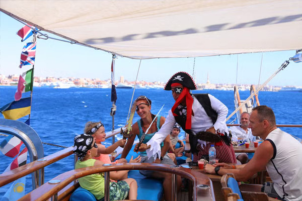 Orange Bay Pirates – délutáni kalózhajós kirándulás